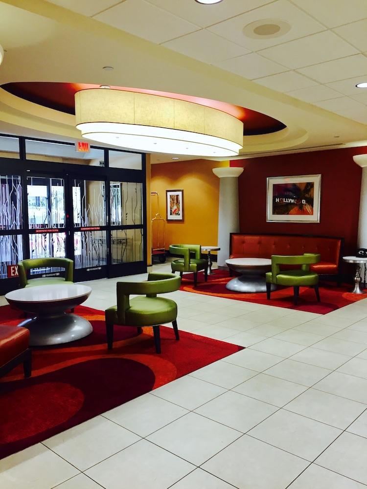 Hilton Garden Inn Los Angeles / Hollywood Екстер'єр фото