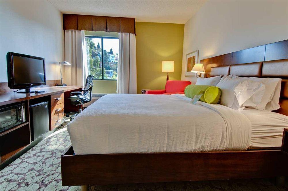 Hilton Garden Inn Los Angeles / Hollywood Екстер'єр фото