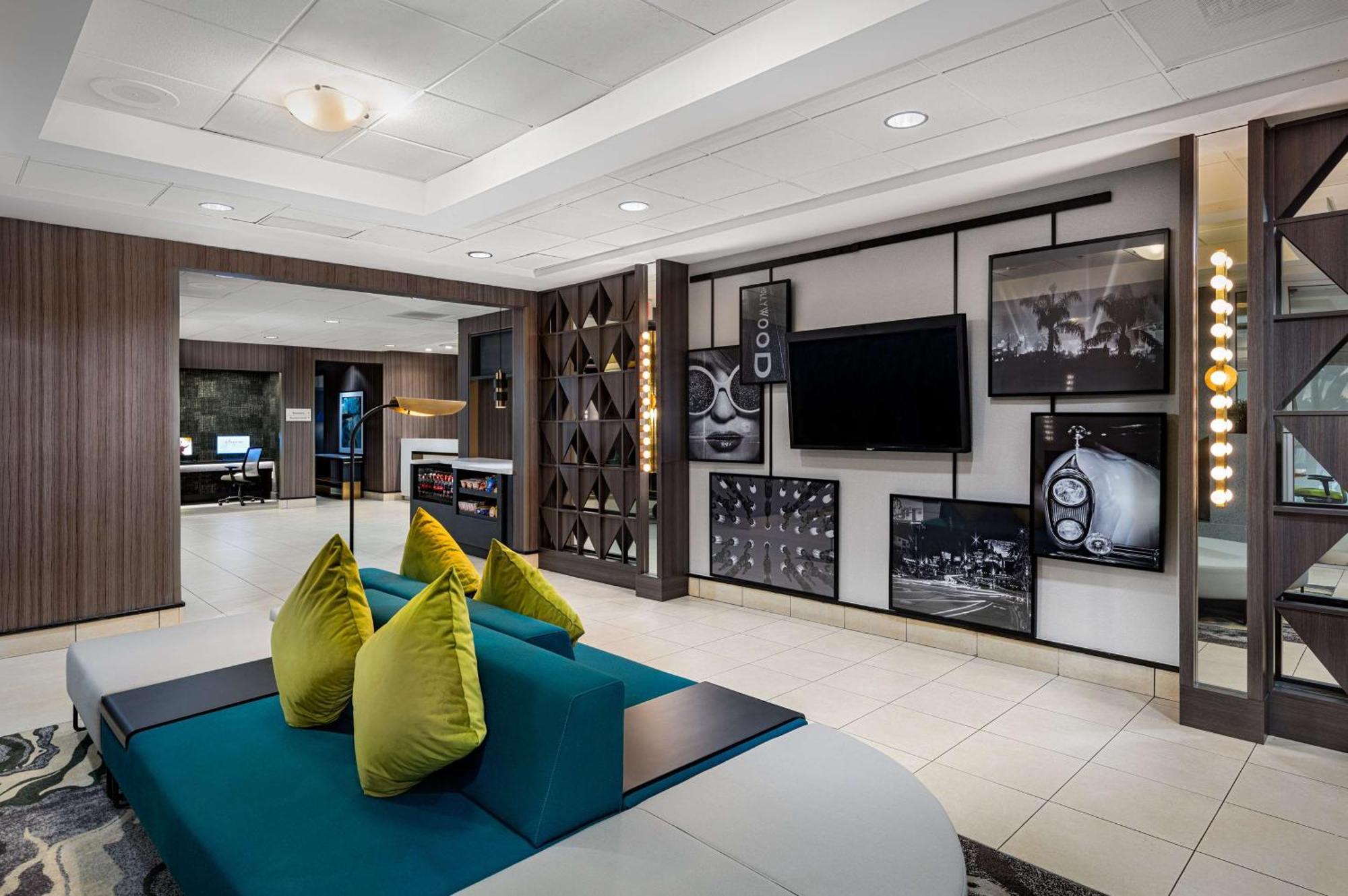 Hilton Garden Inn Los Angeles / Hollywood Екстер'єр фото