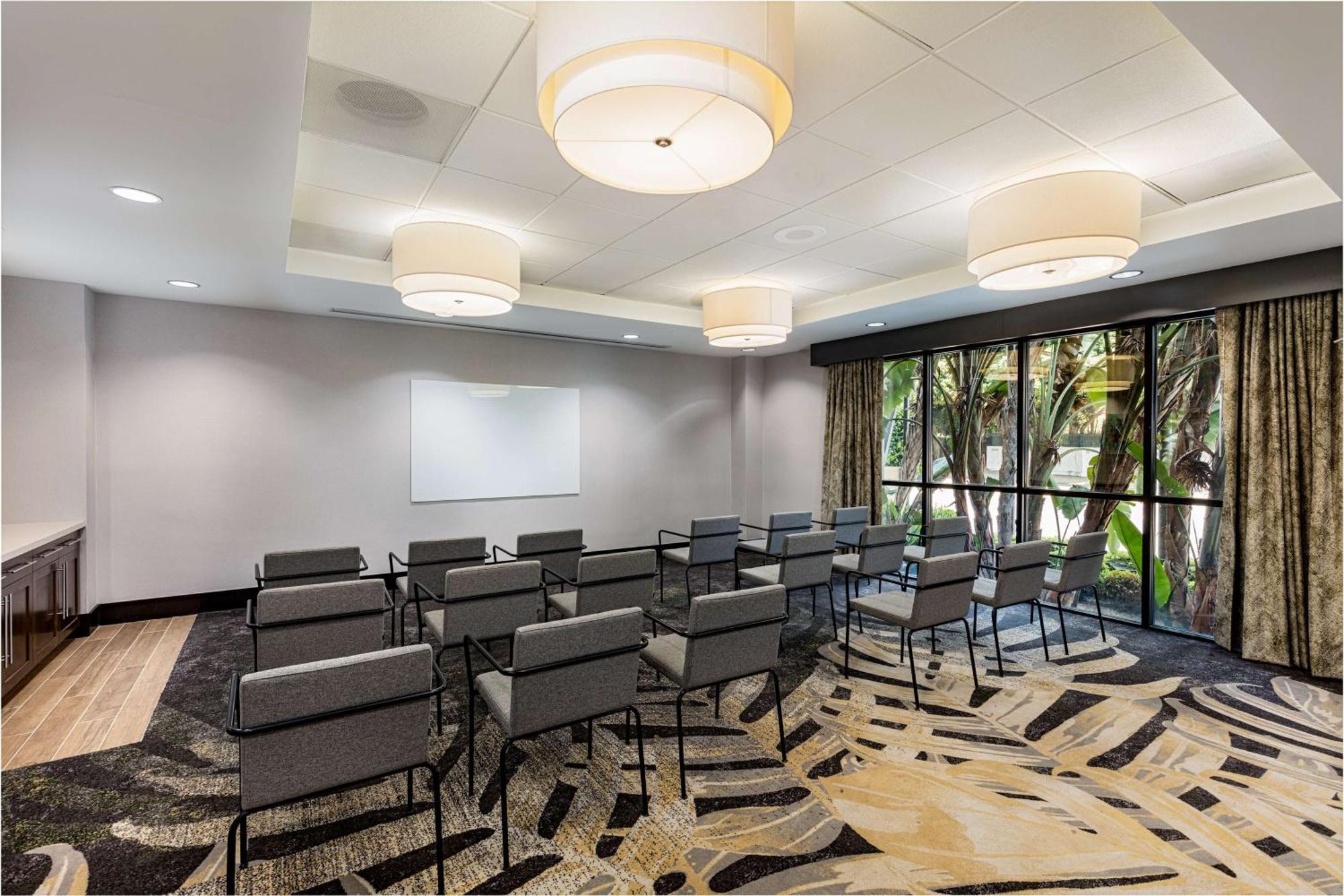 Hilton Garden Inn Los Angeles / Hollywood Екстер'єр фото