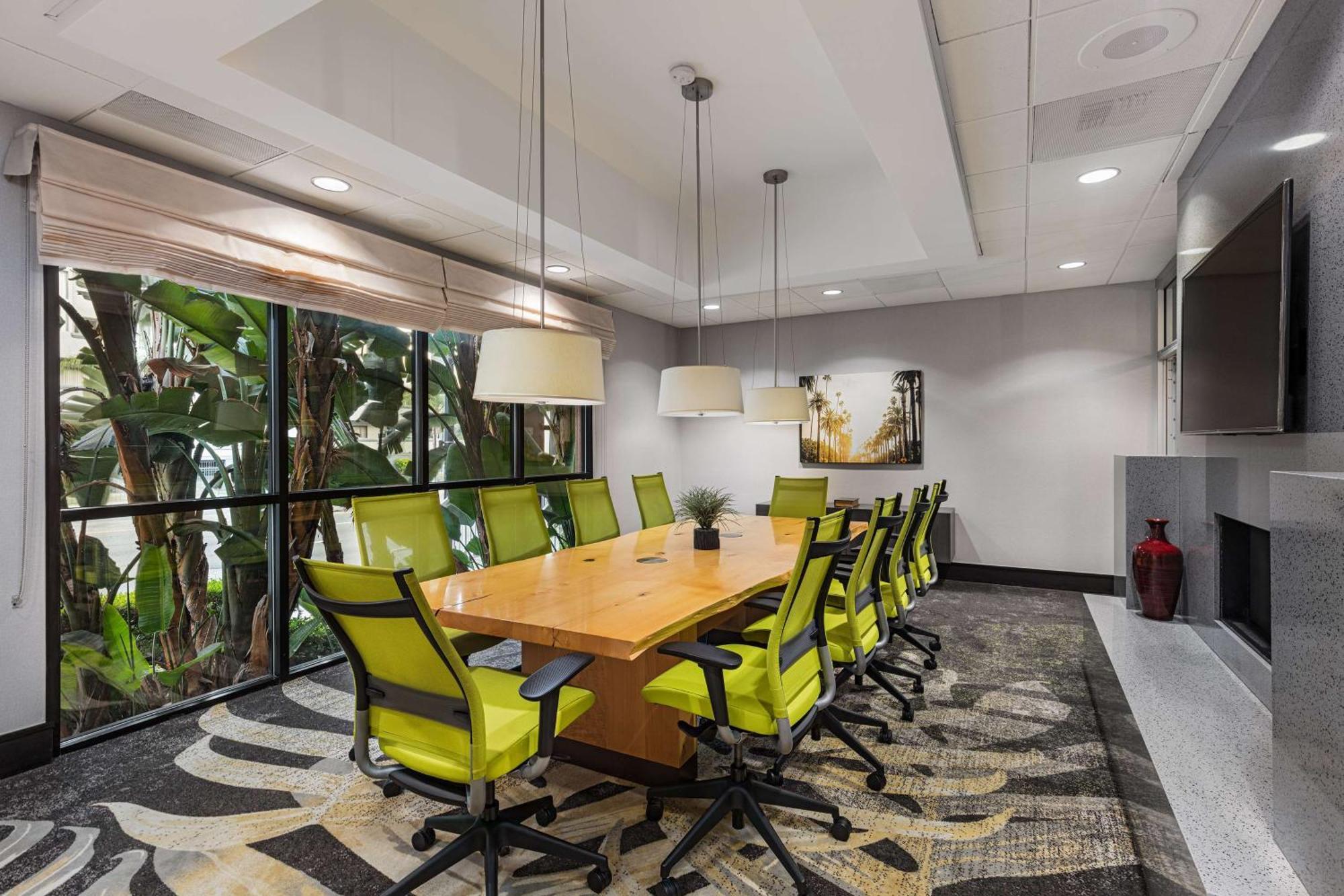 Hilton Garden Inn Los Angeles / Hollywood Екстер'єр фото