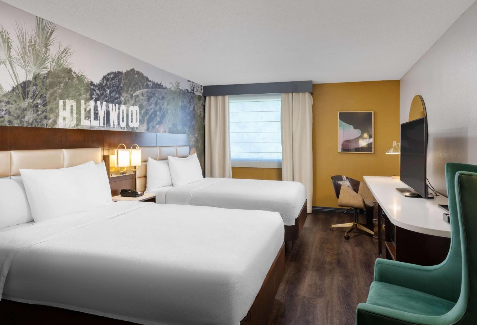 Hilton Garden Inn Los Angeles / Hollywood Екстер'єр фото