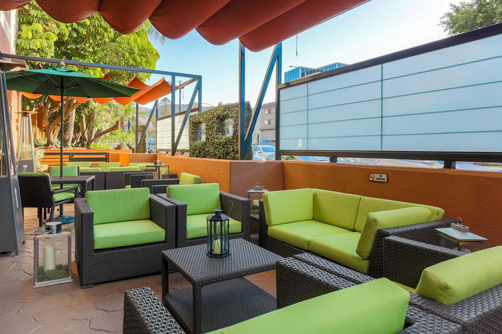Hilton Garden Inn Los Angeles / Hollywood Екстер'єр фото